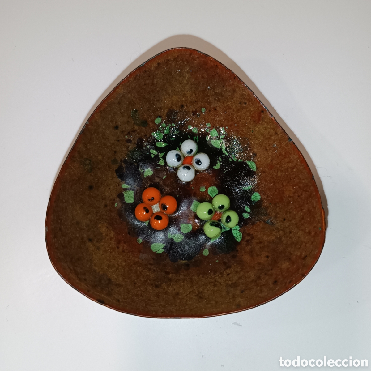 Antig&uuml;edades: Platito decorativo de cobte - Foto 1