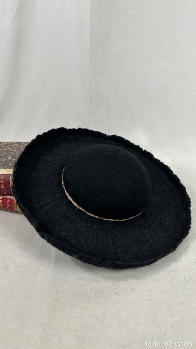 Antig&uuml;edades: Sombrero negro de ala ancha - Foto 1