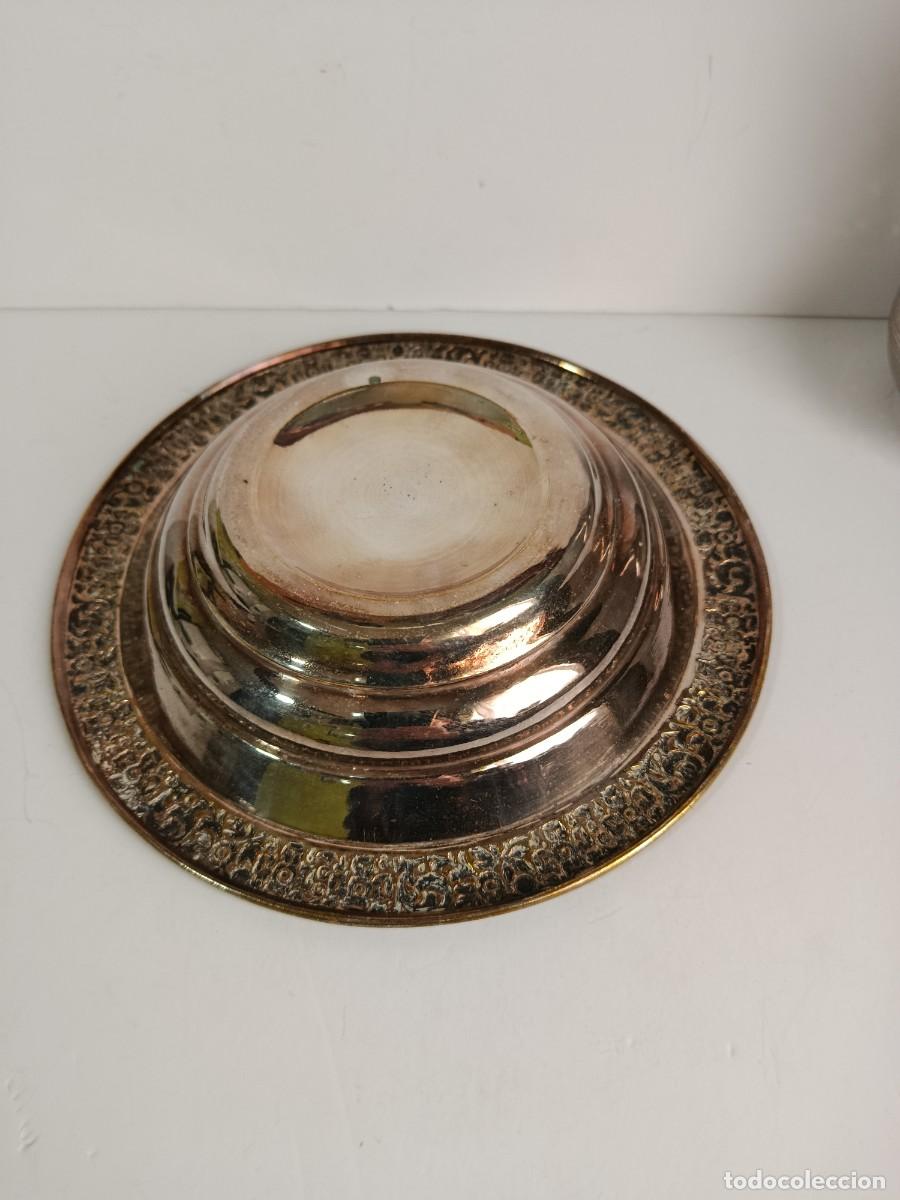 Antig&uuml;edades: BANDEJA PLATEADA Y DORADA CON JARRA - Foto 6