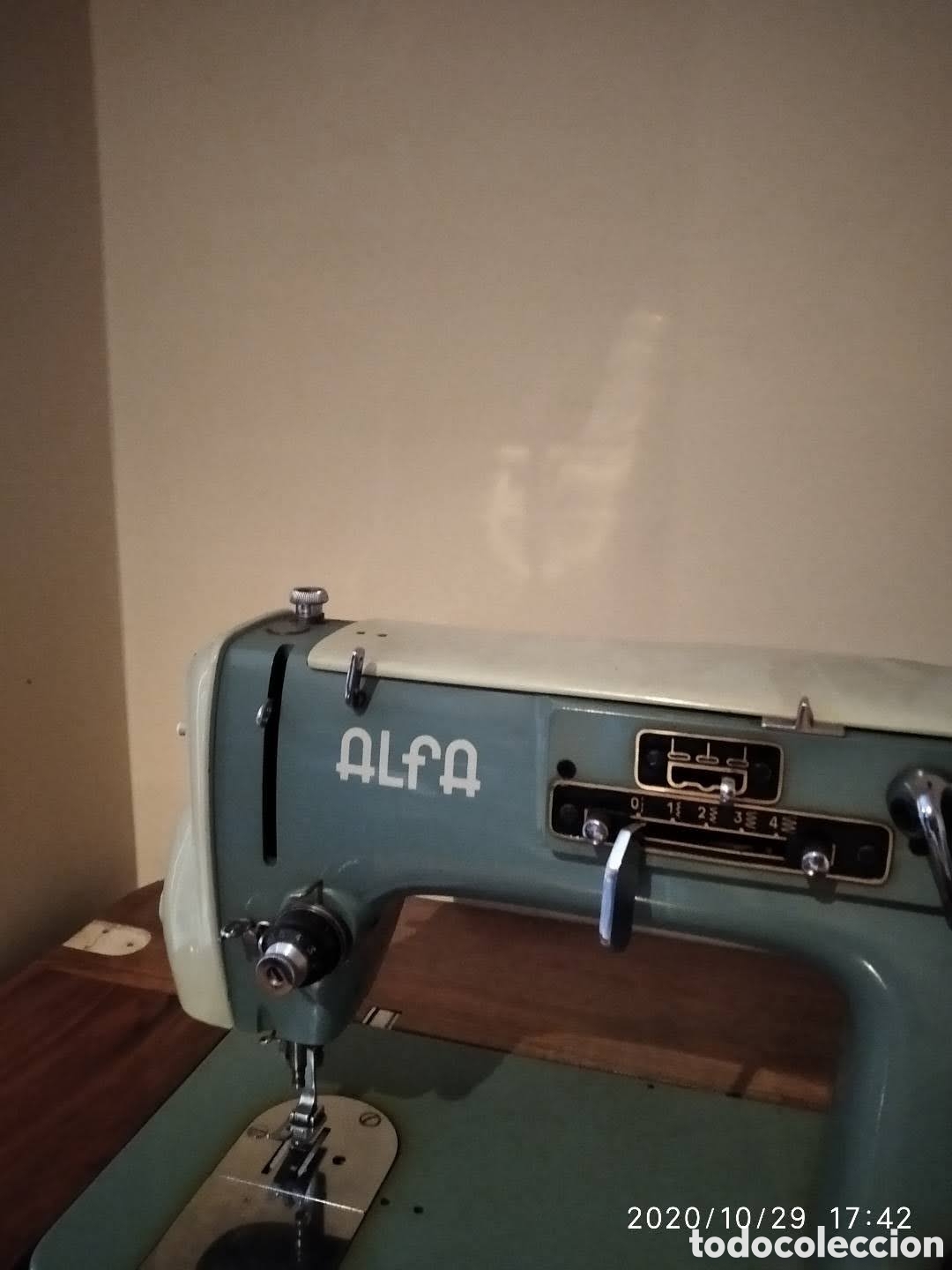 Antig&uuml;edades: Maquina de coser Alfa - Foto 2
