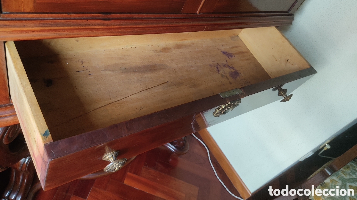 Antig&uuml;edades: Vitrina francesa de caoba. - Foto 3