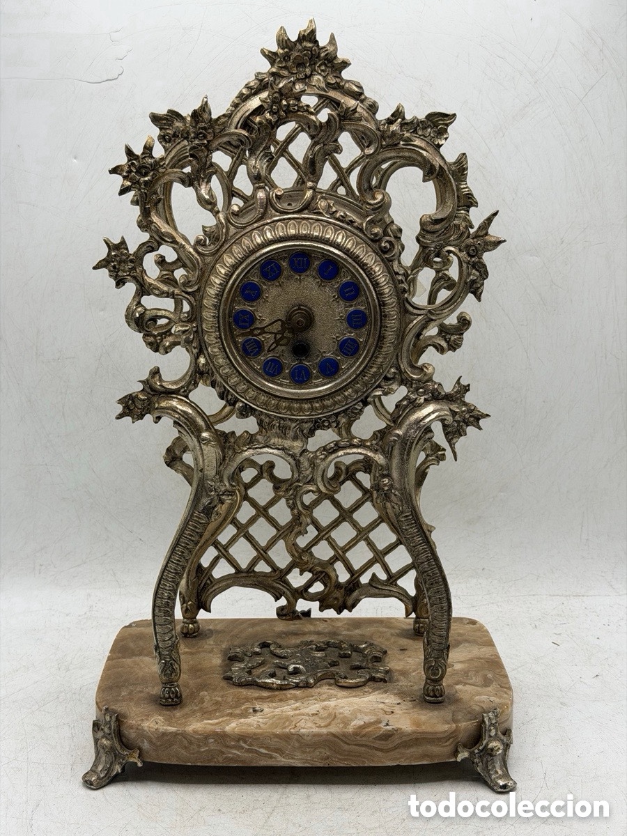 Antig&uuml;edades: Antiguo reloj de mesa de bronce - Foto 2