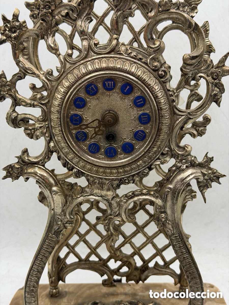 Antig&uuml;edades: Antiguo reloj de mesa de bronce - Foto 4