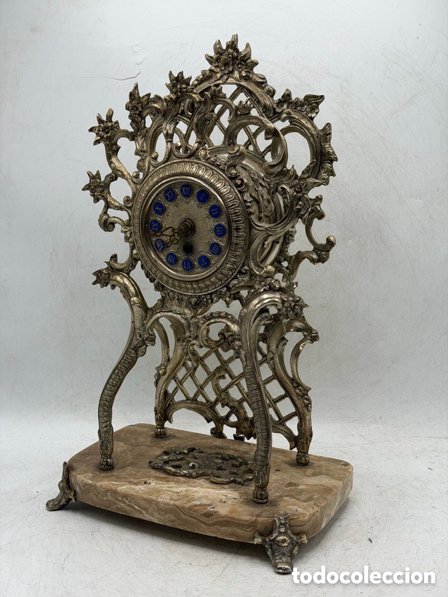 Antig&uuml;edades: Antiguo reloj de mesa de bronce - Foto 9