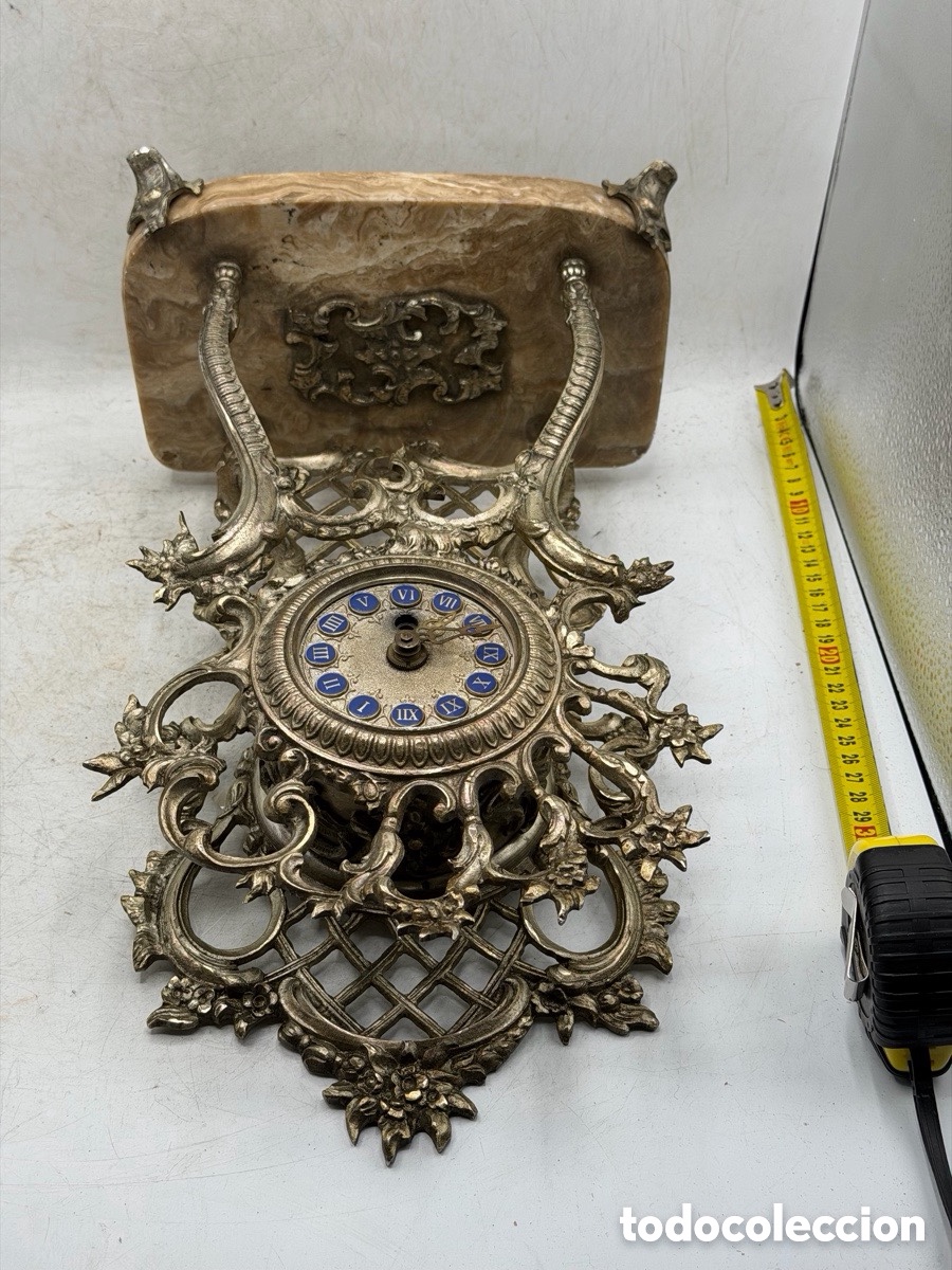 Antig&uuml;edades: Antiguo reloj de mesa de bronce - Foto 13