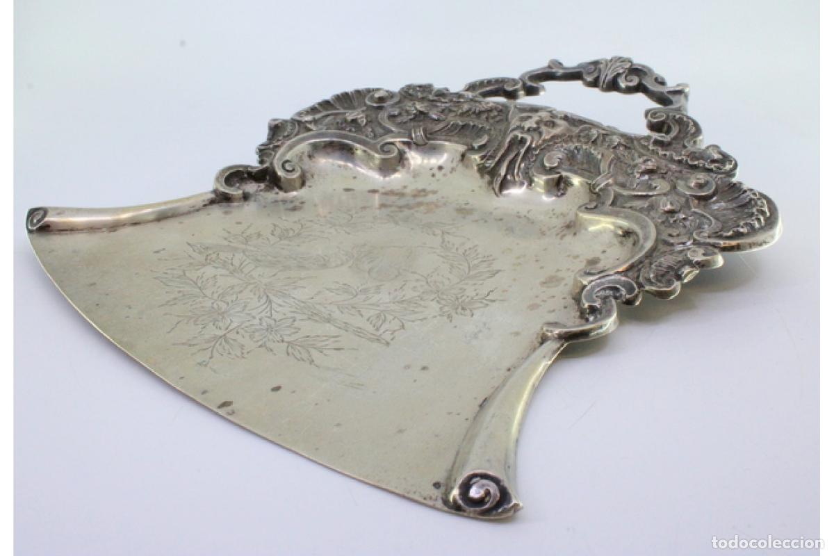 Antig&uuml;edades: Recogedor de migas de plata - Foto 4