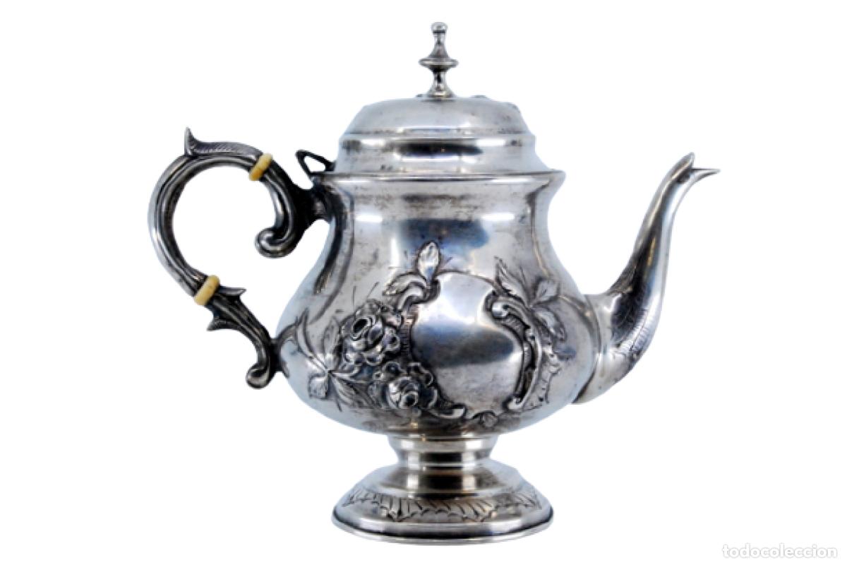 Antig&uuml;edades: Cafetera de plata - Foto 1