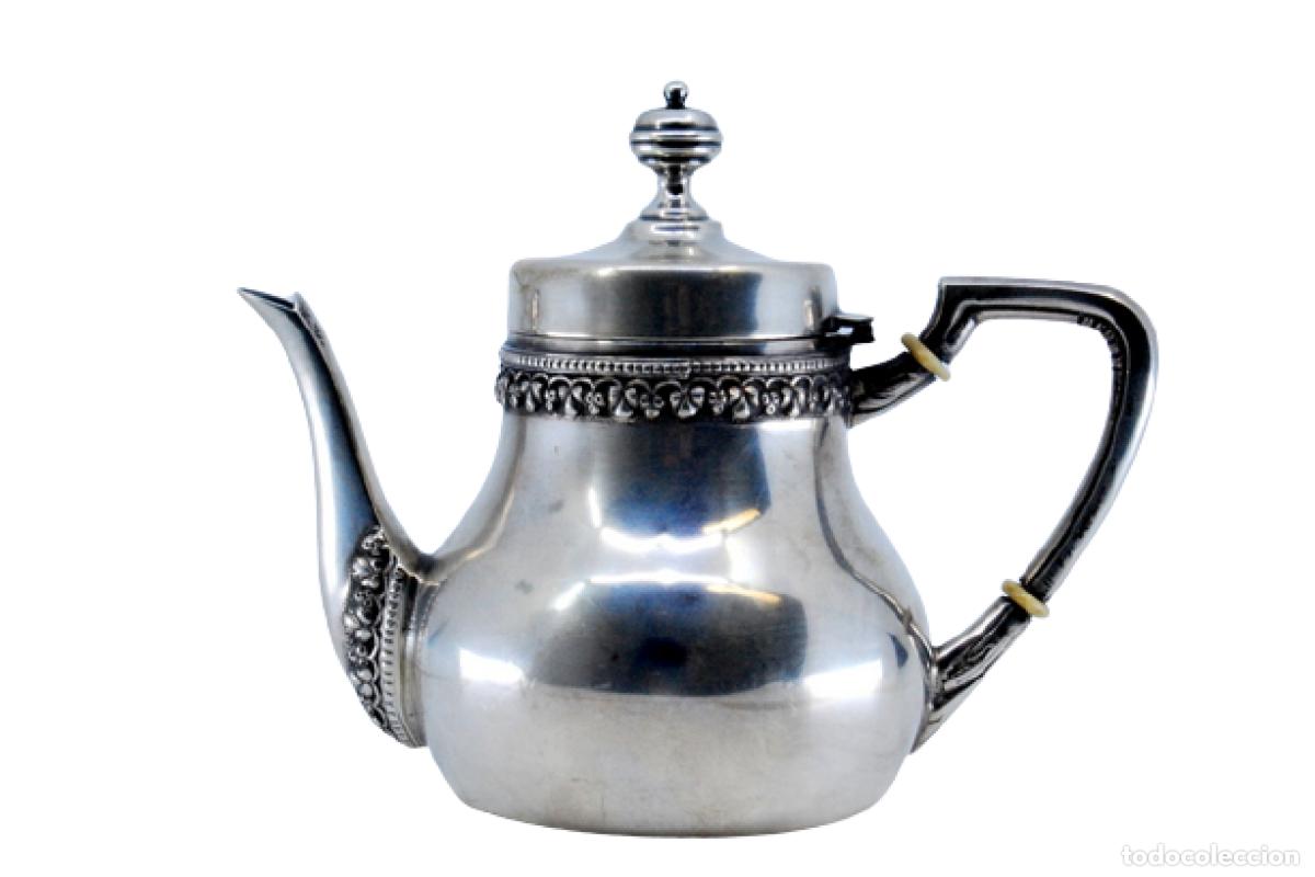 Antig&uuml;edades: Cafetera de plata - Foto 1