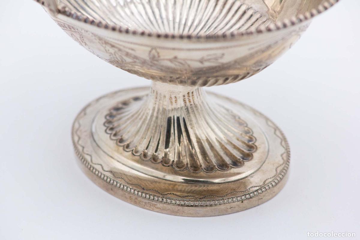 Antig&uuml;edades: plato de dulces de plata - Foto 2