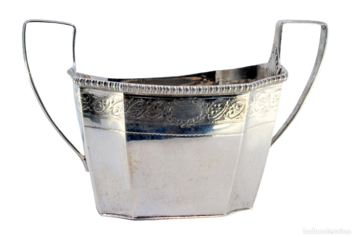 Antig&uuml;edades: plato de dulces de plata - Foto 1