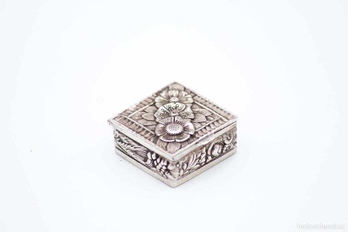 Antiques: Pastillero, en color plata
