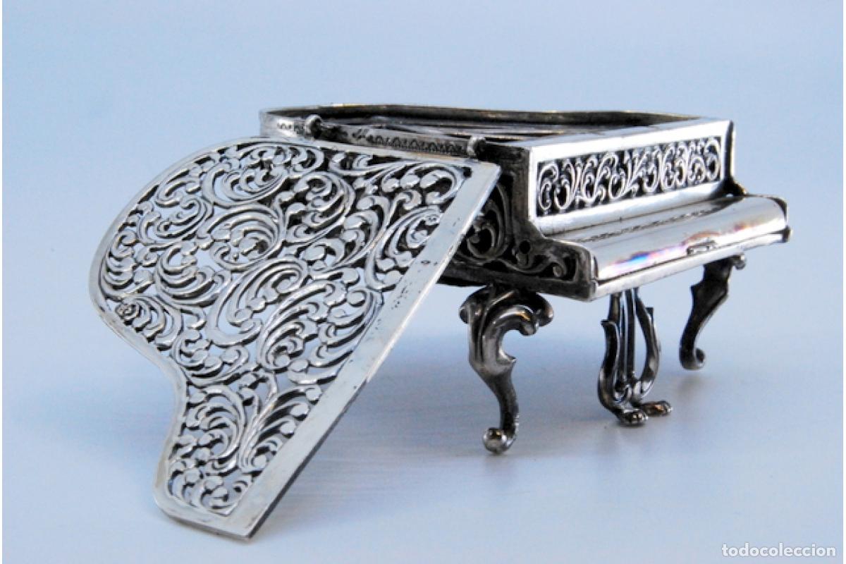 Antig&uuml;edades: Estuche de belleza plateado - Foto 3