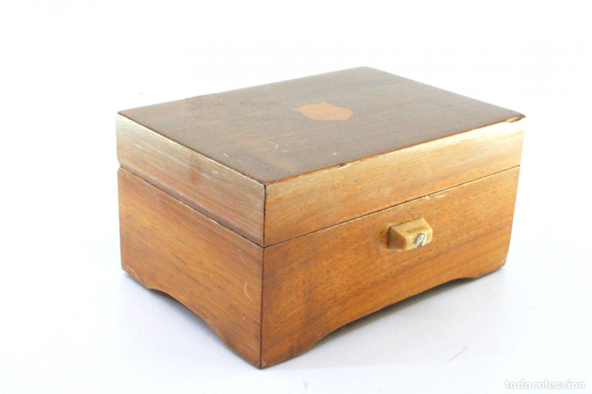 Antig&uuml;edades: Estuche de belleza plateado - Foto 3