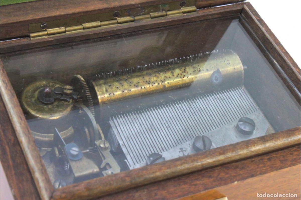Antig&uuml;edades: Estuche de belleza plateado - Foto 6