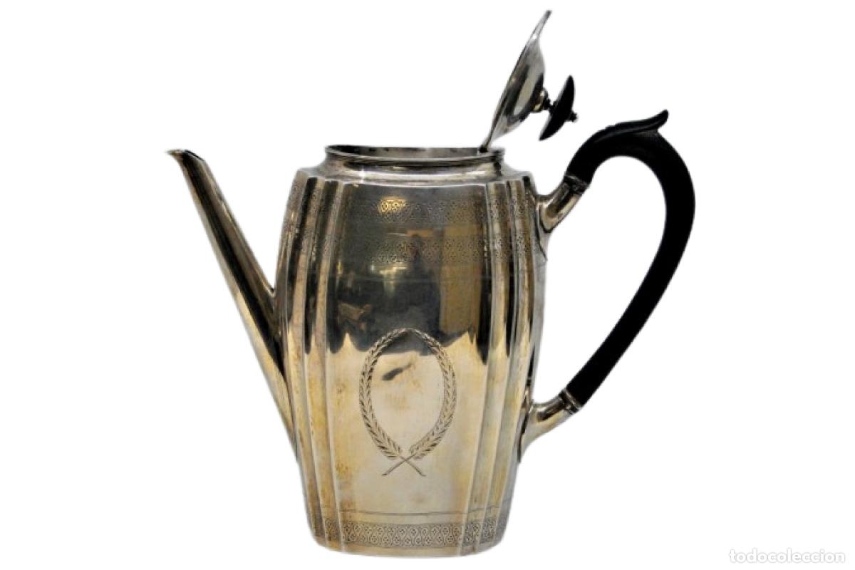Antig&uuml;edades: Cafetera de plata - Foto 1
