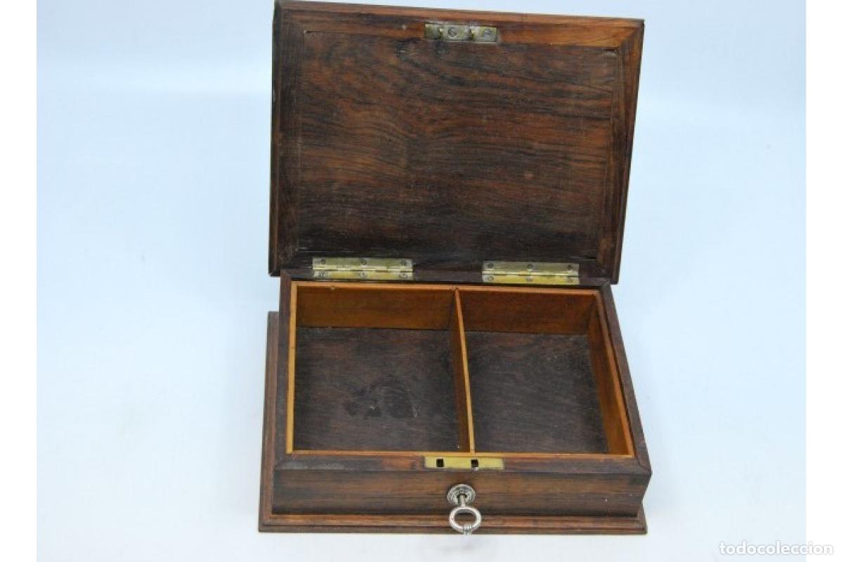 Antig&uuml;edades: Joyero, fabricado en madera y plata. - Foto 4