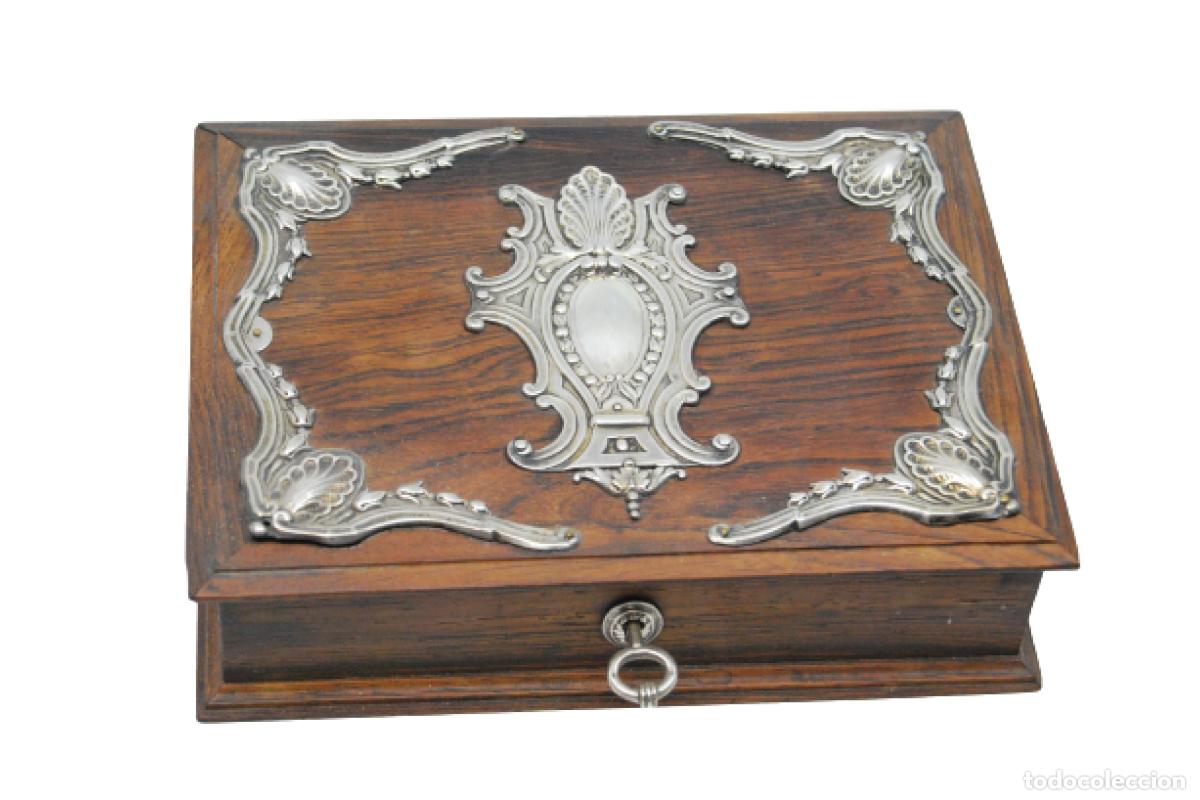 Antig&uuml;edades: Joyero, fabricado en madera y plata. - Foto 1