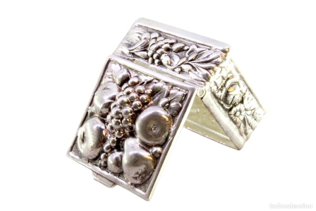 Antiques: Pastillero, en color plata