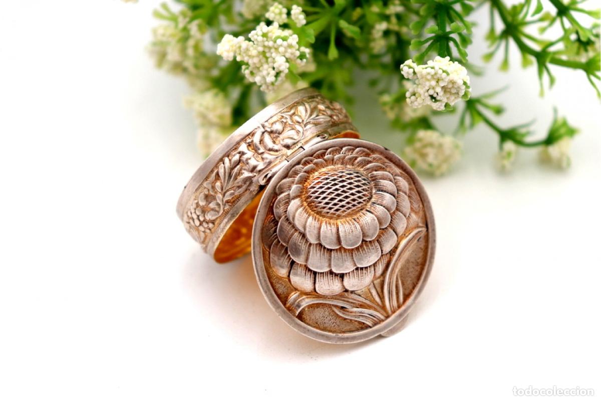 Antiquit&eacute;s: Pastillero, en color plata