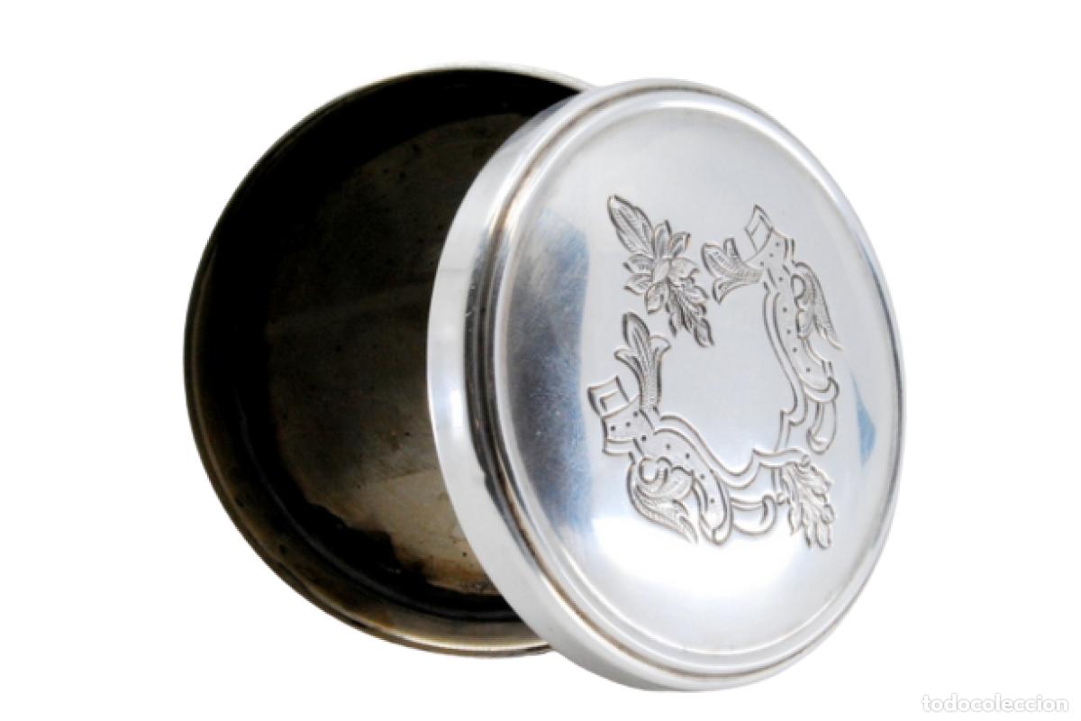 Antiques: Caja de plata