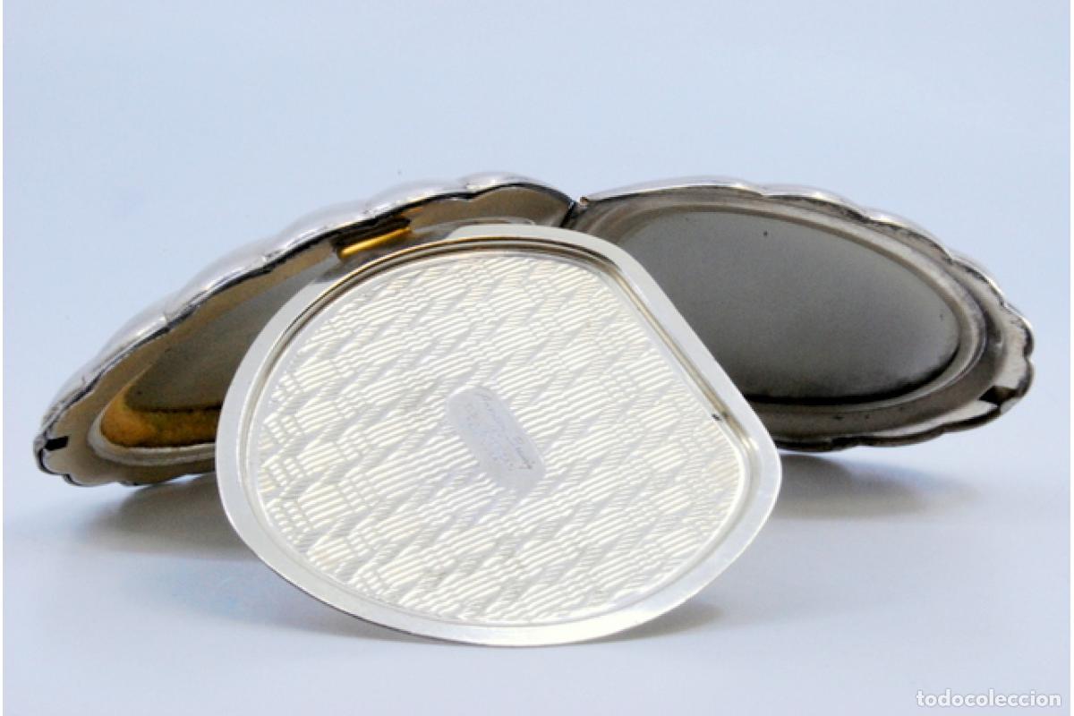 Antig&uuml;edades: Estuche de belleza plateado - Foto 3