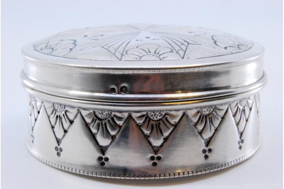 Antig&uuml;edades: Estuche de belleza plateado - Foto 2