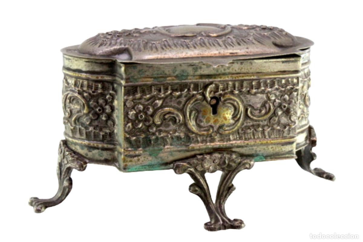 Antig&uuml;edades: Caja de joyer&iacute;a de plata - Foto 1
