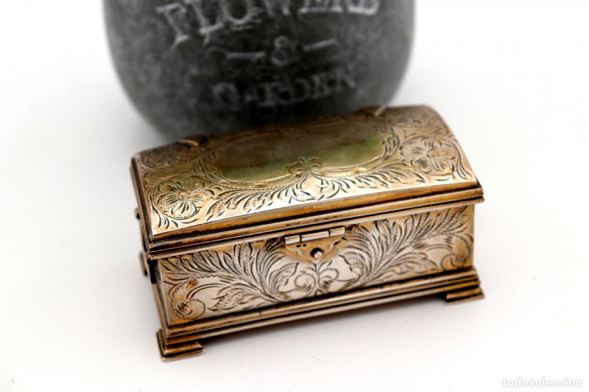 Antiguidades: Caja de plata