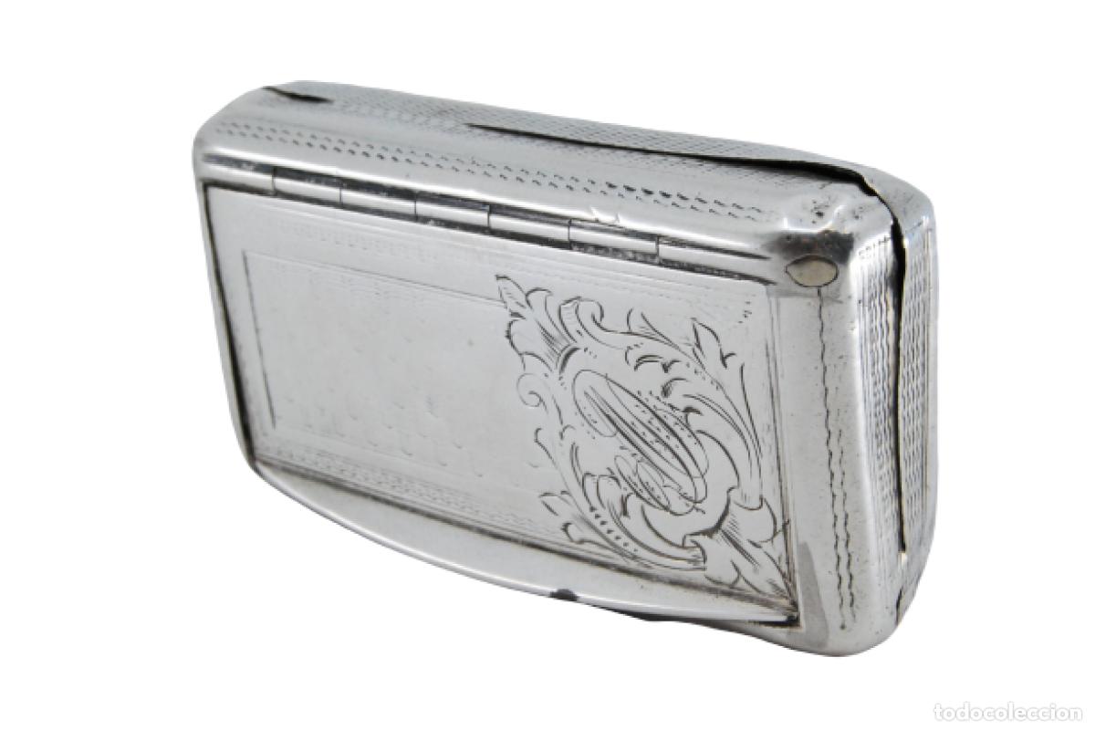 Antiguidades: Caja de rap&eacute;, en plata