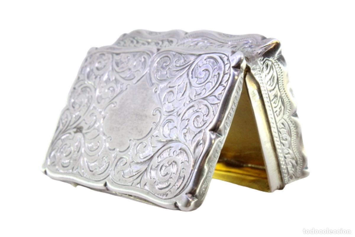 Antiquit&eacute;s: Caja de rap&eacute;, en plata