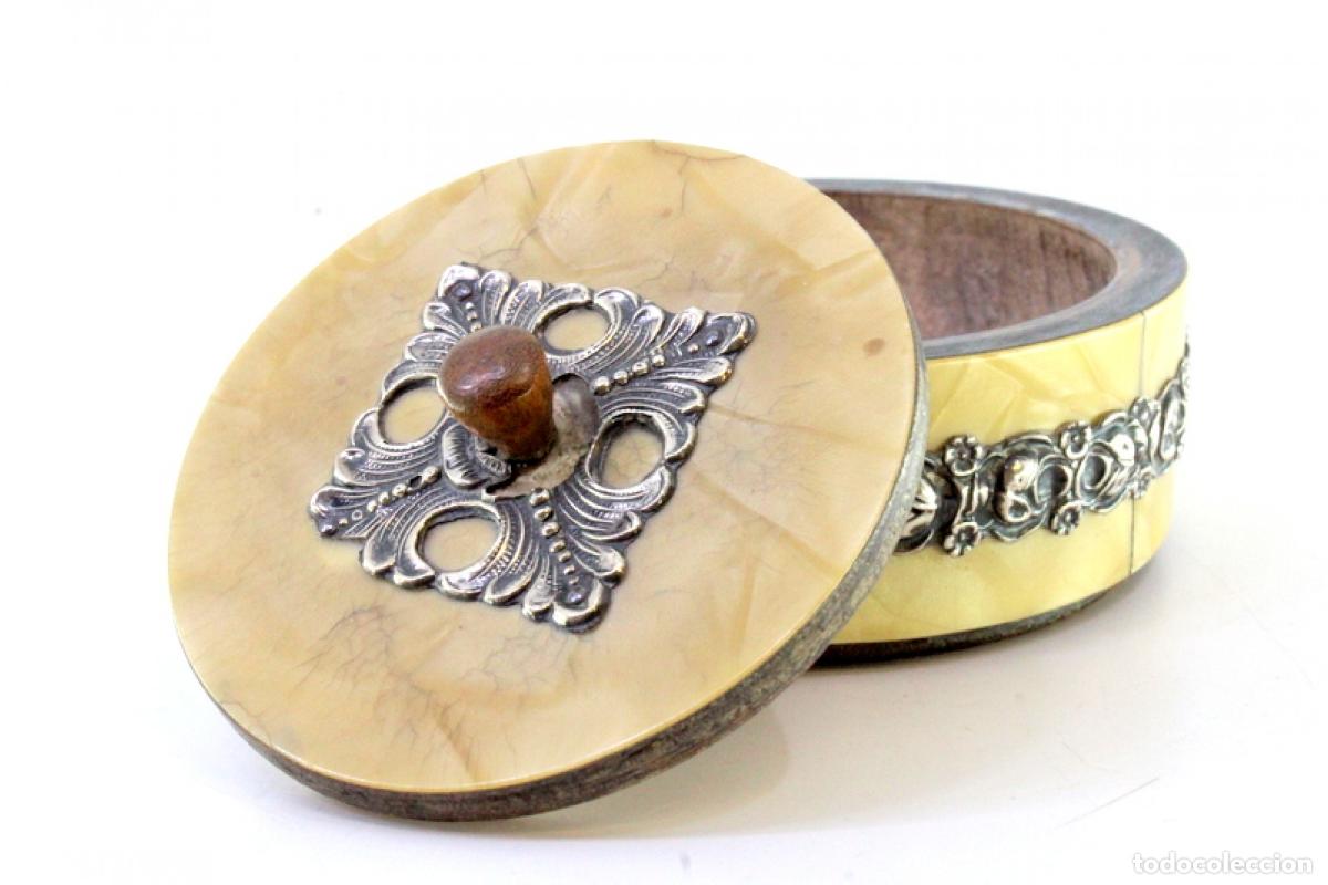 Antig&uuml;edades: Joyero, fabricado en madera y plata. - Foto 2