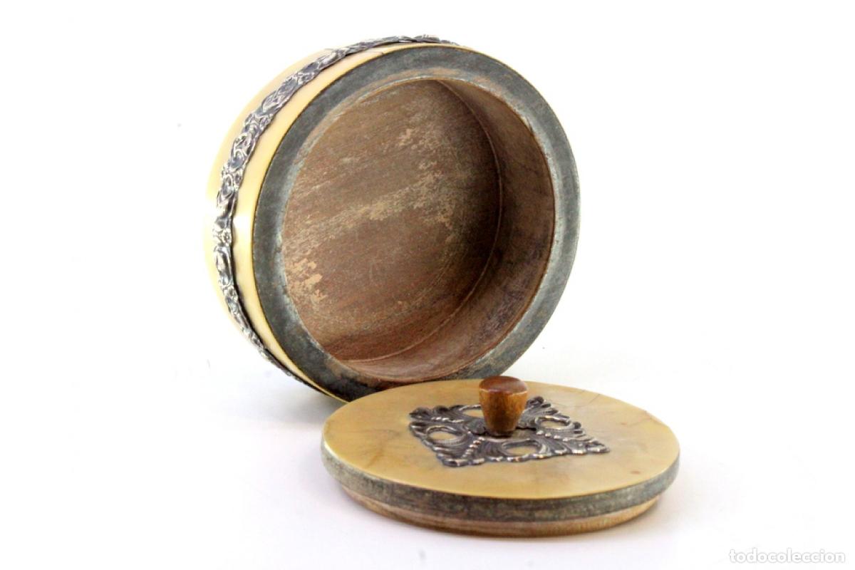 Antig&uuml;edades: Joyero, fabricado en madera y plata. - Foto 5