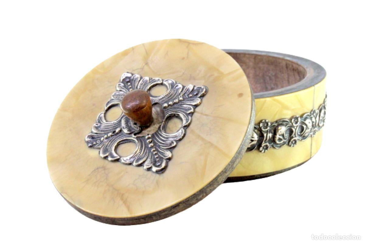 Antig&uuml;edades: Joyero, fabricado en madera y plata. - Foto 1