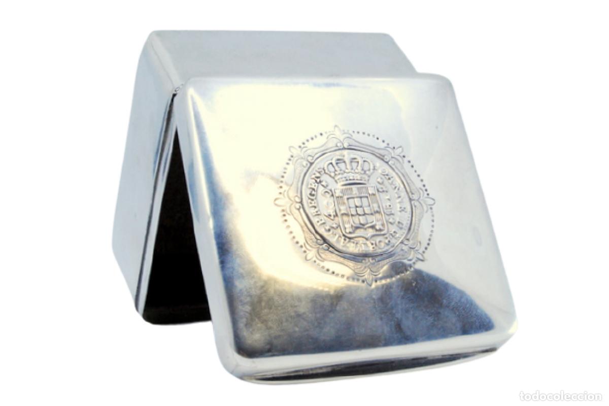 Antig&uuml;edades: Caja de plata - Foto 1