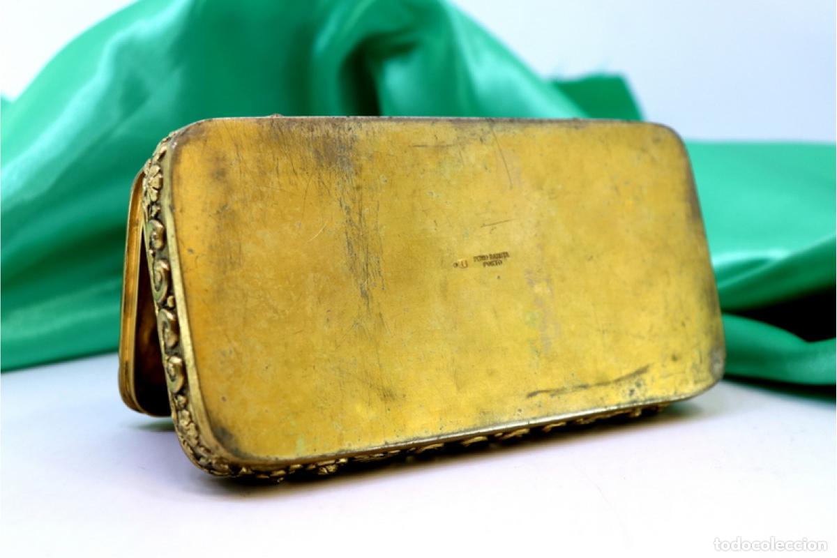 Antig&uuml;edades: Caja de plata ba&ntilde;ada en oro - Foto 3