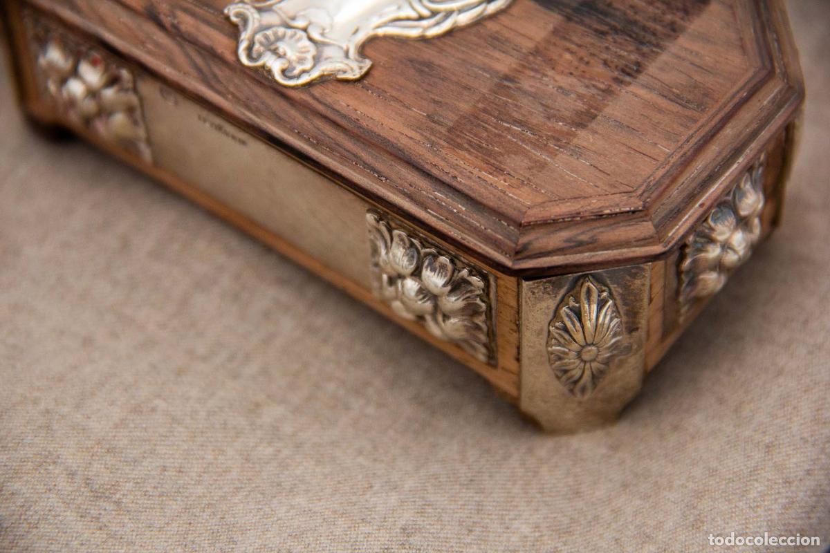 Antig&uuml;edades: Caja de sellos, fabricada en madera y plata. - Foto 2