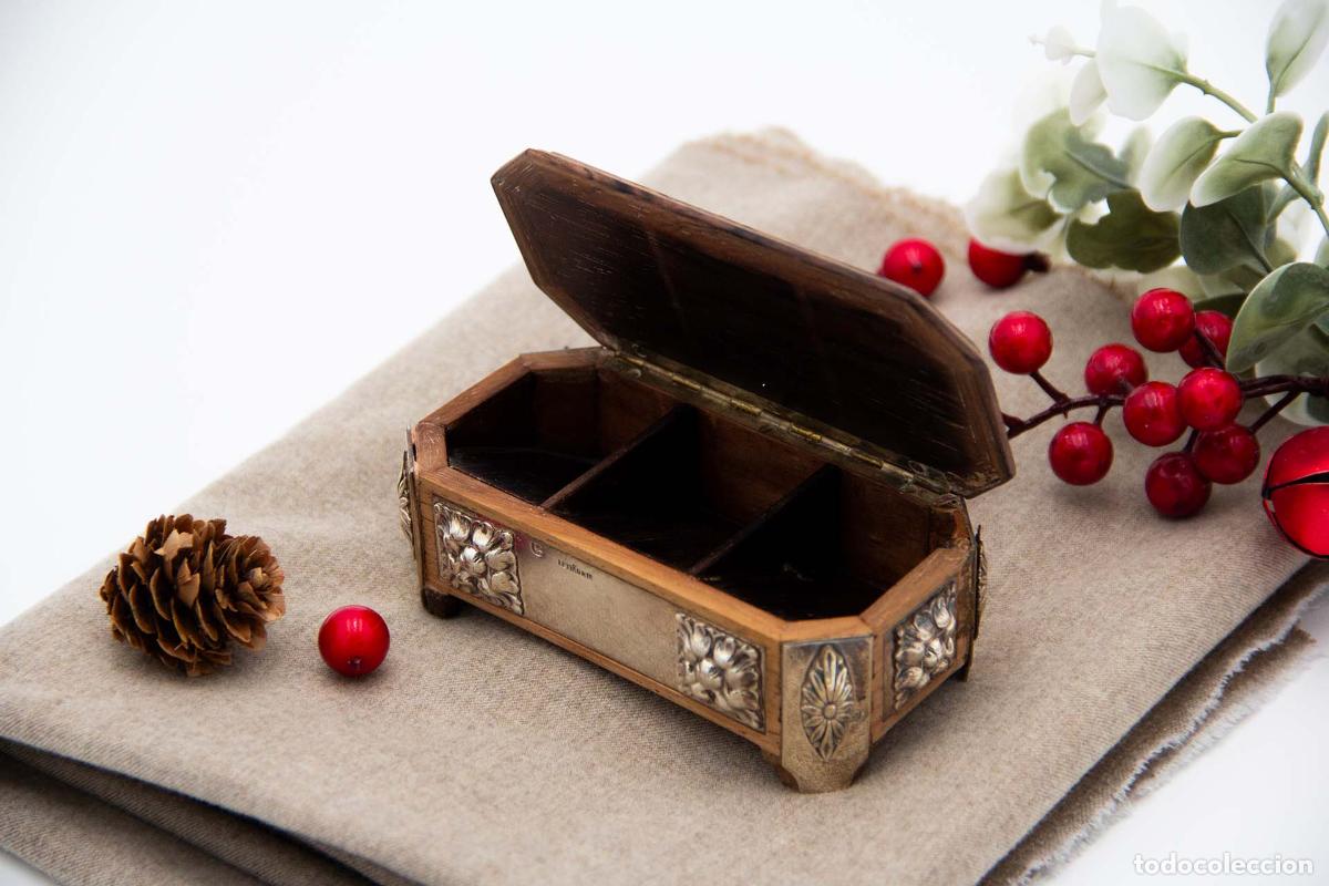 Antig&uuml;edades: Caja de sellos, fabricada en madera y plata. - Foto 4