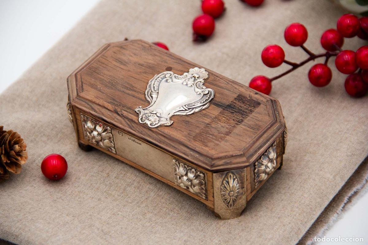 Antig&uuml;edades: Caja de sellos, fabricada en madera y plata. - Foto 5