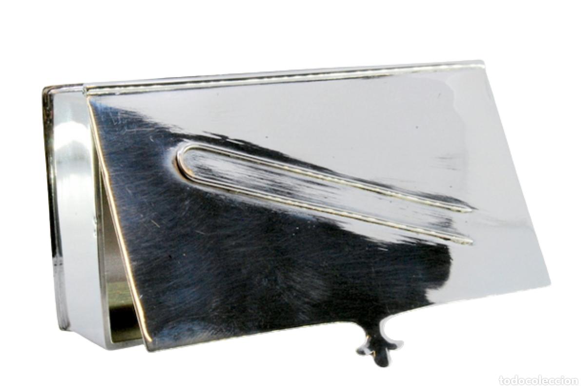 Antiques: Caja plateada para pins.