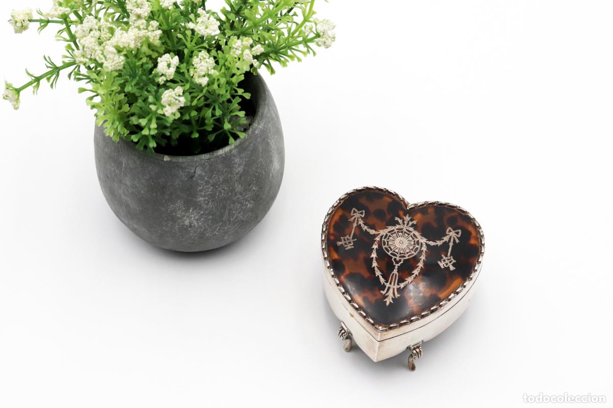 Antiquit&auml;ten: Caja de plata