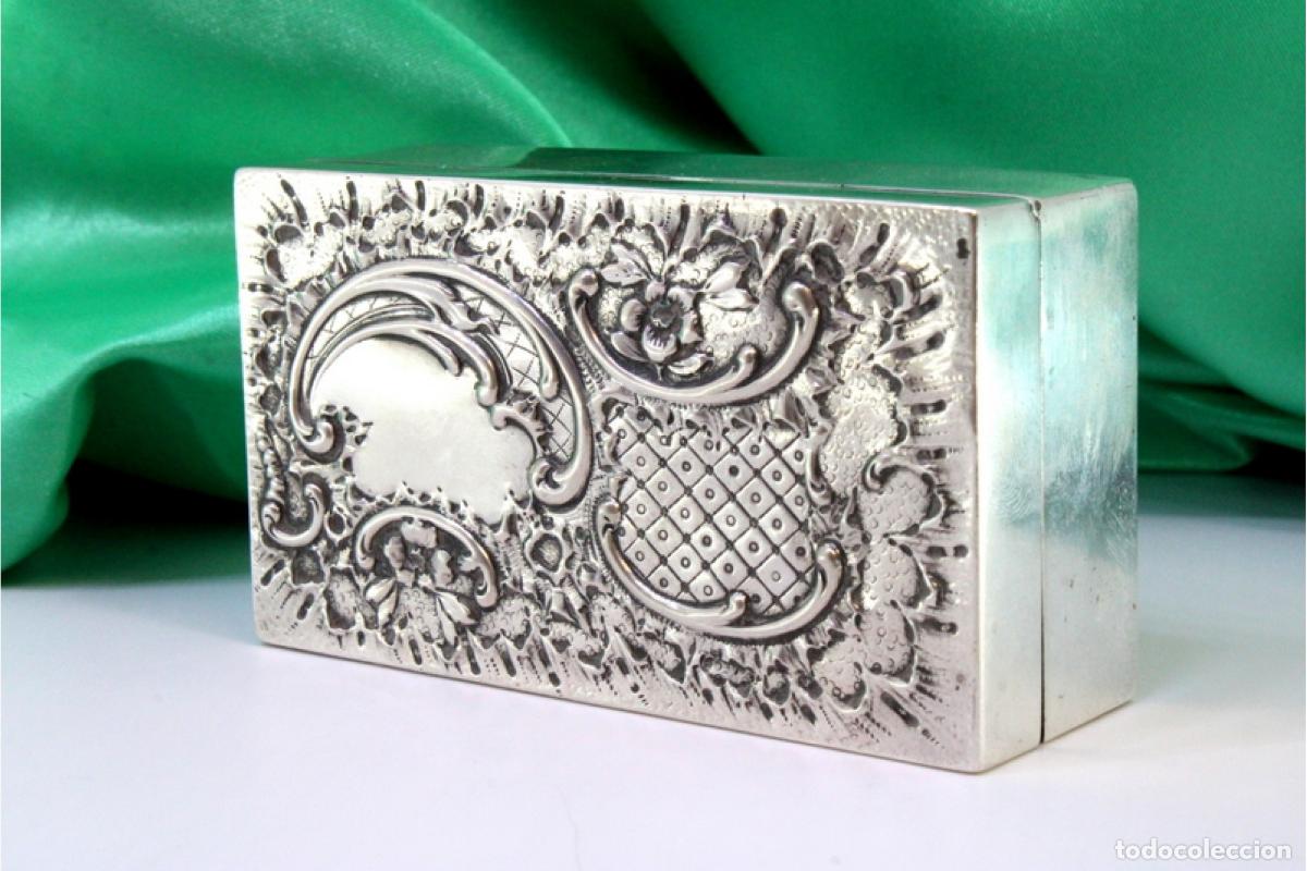 Antiques: Caja de tabaco, plata