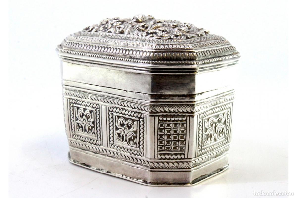 Antig&uuml;edades: Caja de plata - Foto 4