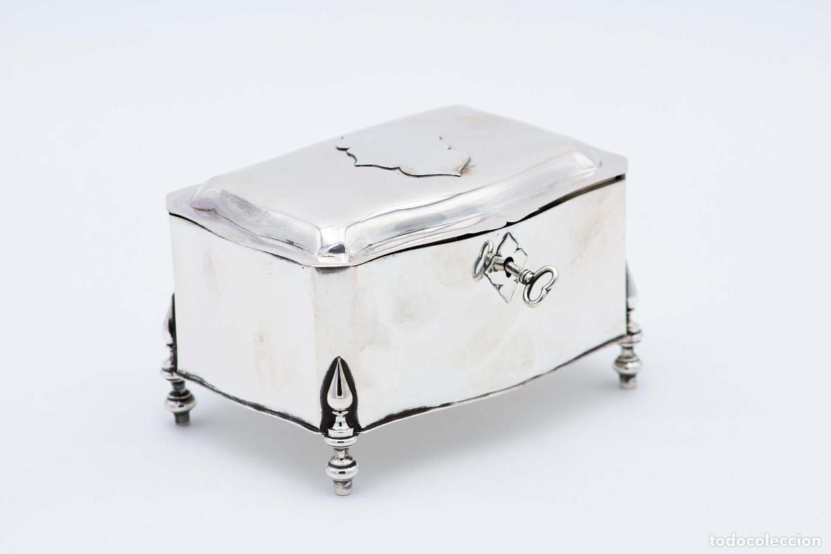 Antig&uuml;edades: Caja de joyer&iacute;a de plata - Foto 1