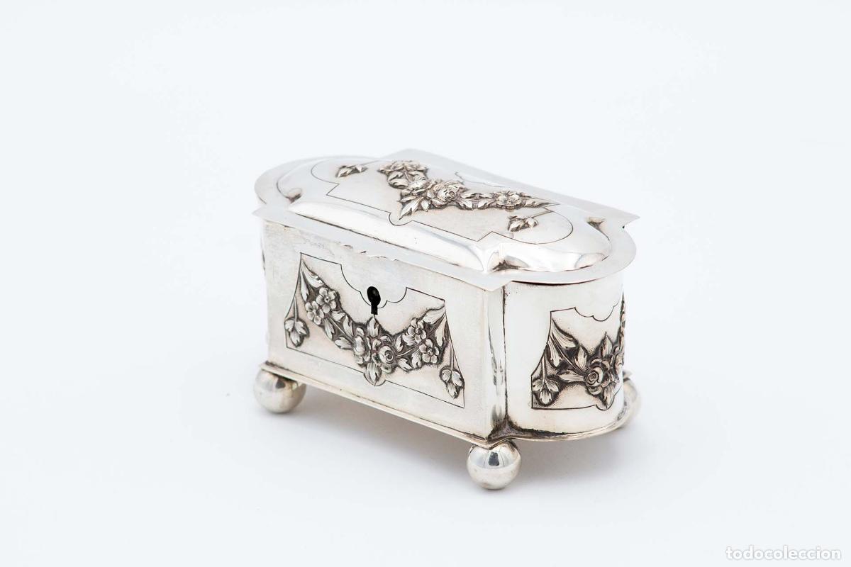 Antig&uuml;edades: Caja de joyer&iacute;a de plata - Foto 1