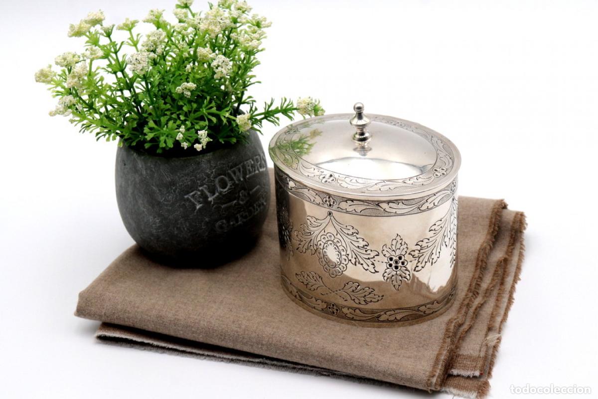 Antiguidades: Caja de plata, para t&eacute;