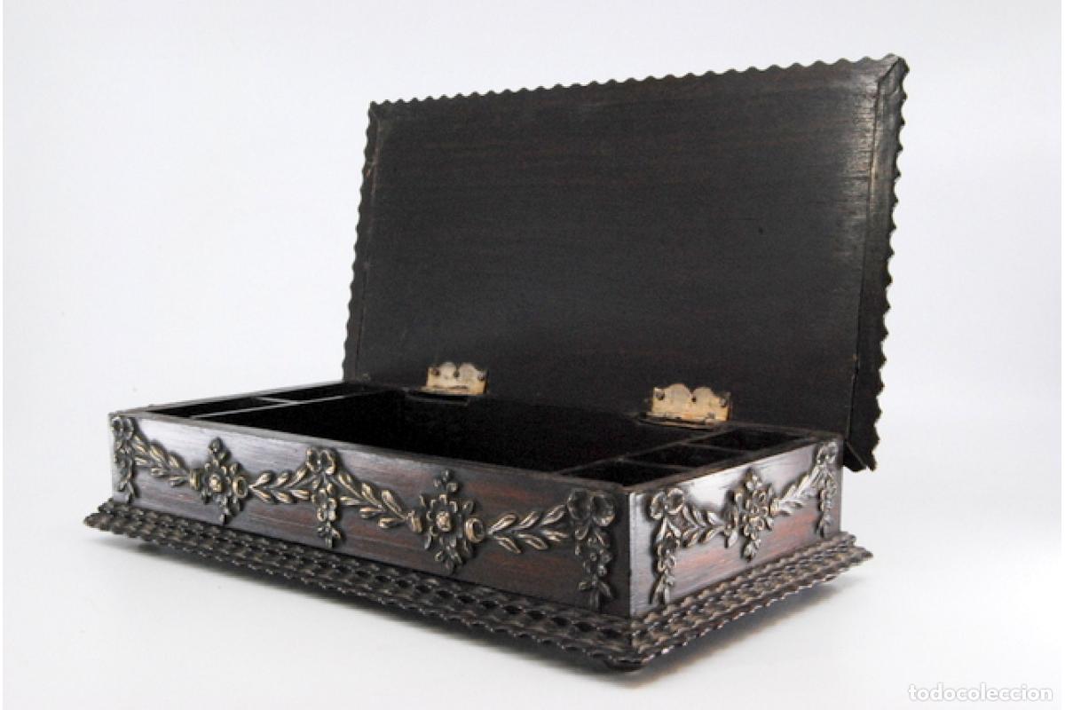 Antig&uuml;edades: Caja de madera y plata para sellos. - Foto 6