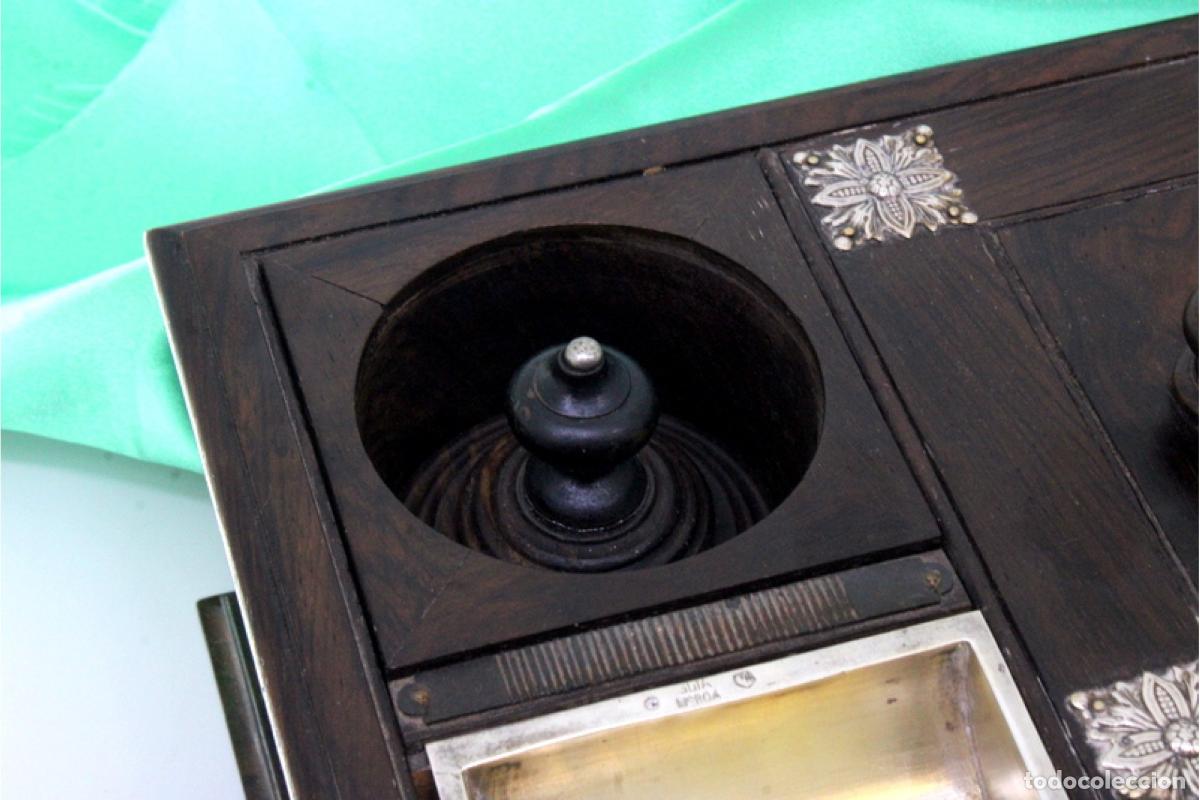 Antig&uuml;edades: Caja para fumar, fabricada en madera y plata. - Foto 9