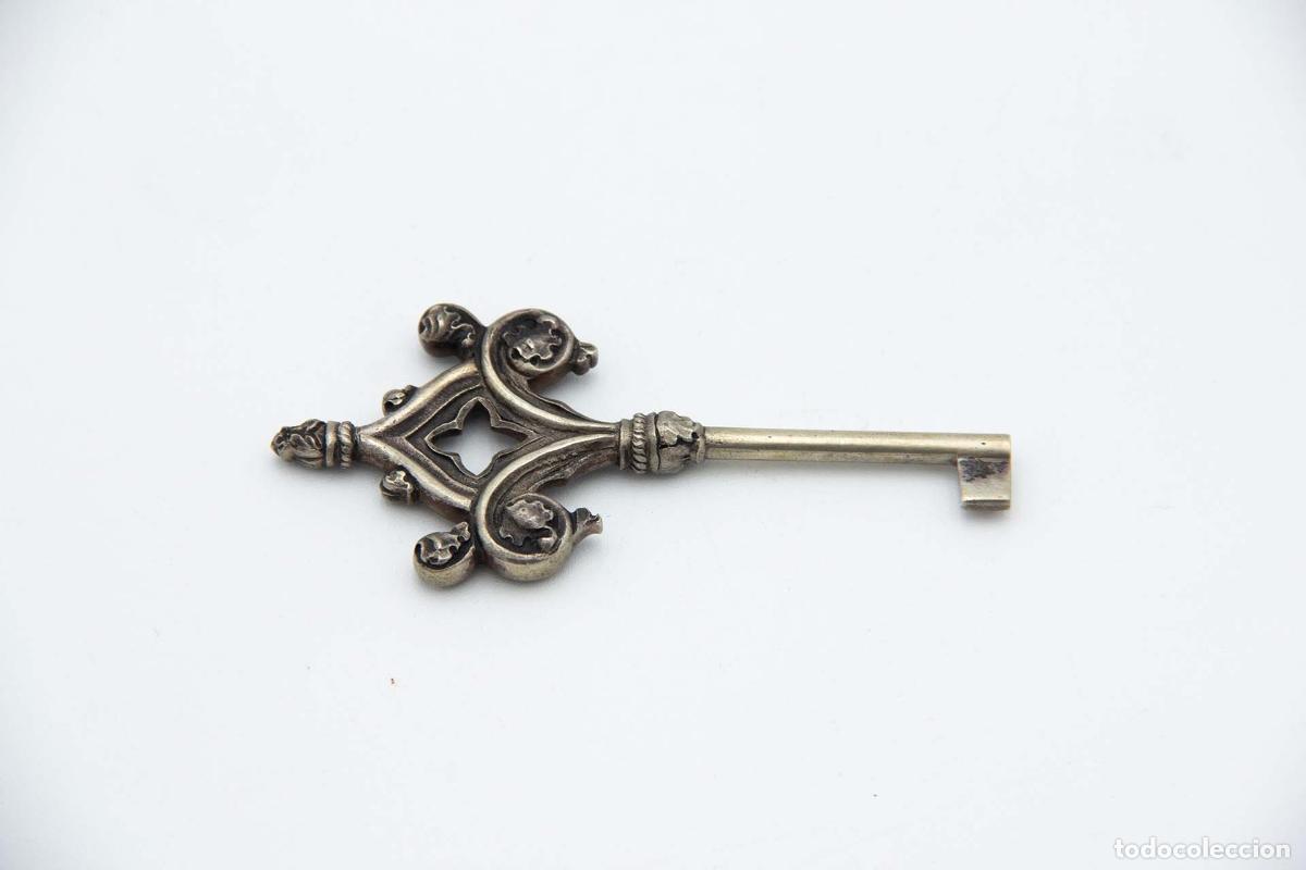 Antig&uuml;edades: Llave de plata - Foto 1