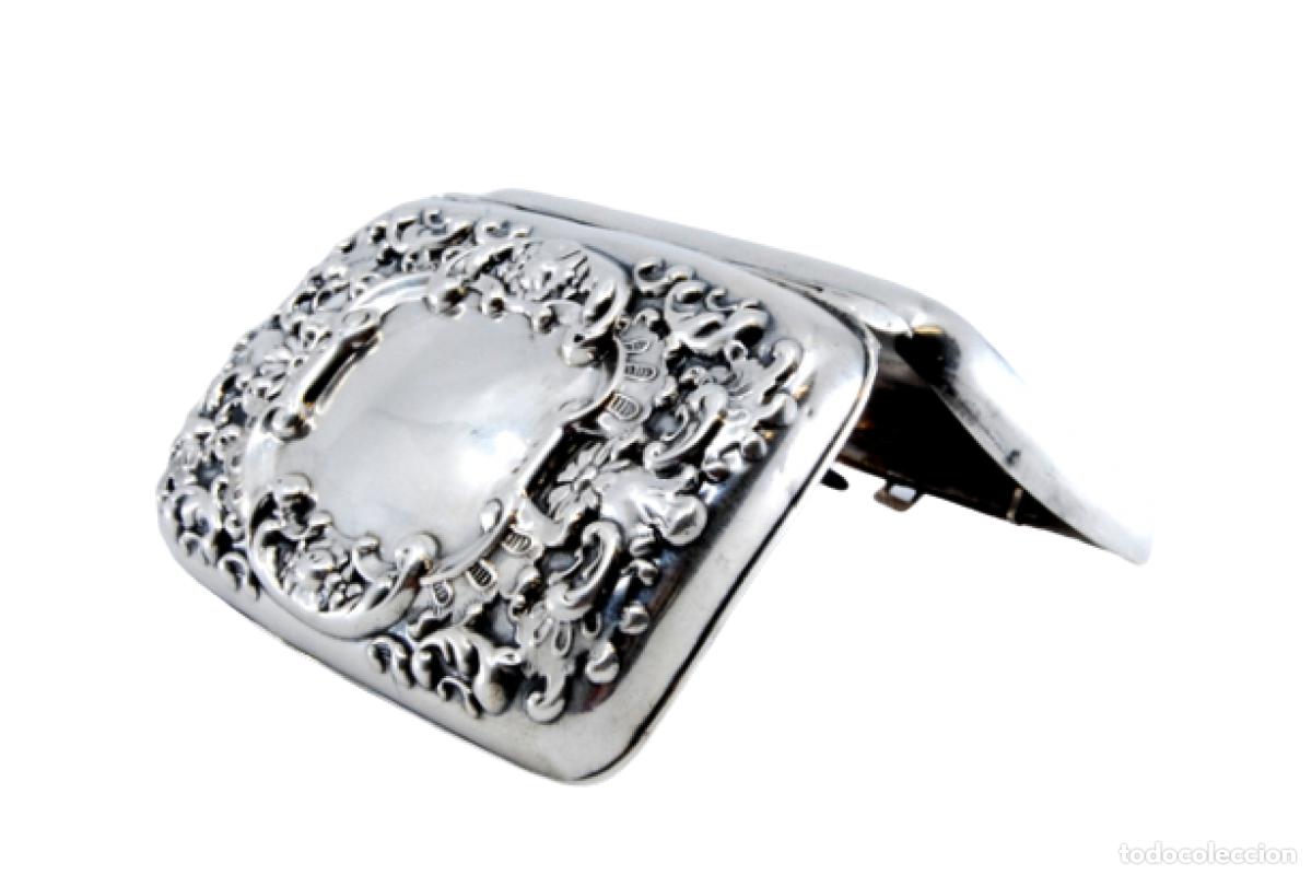 Antig&uuml;edades: Caja de cigarrillos, plateada