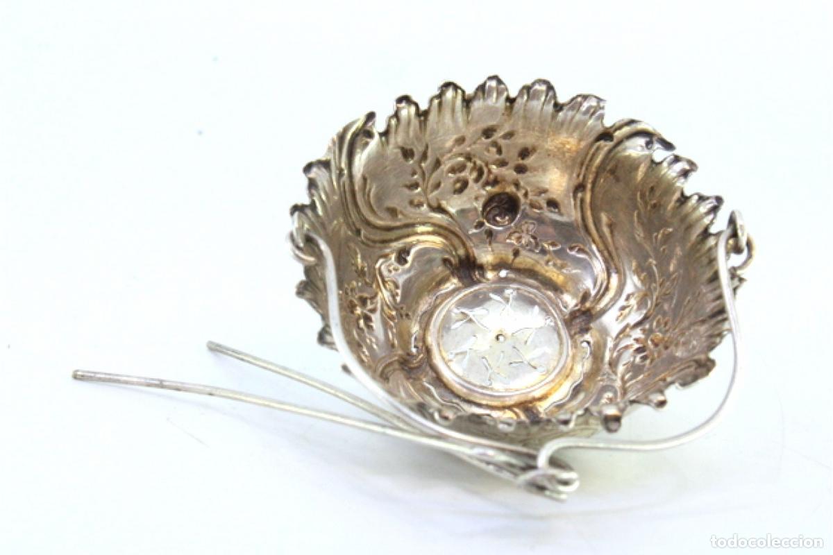 Antig&uuml;edades: Colador de t&eacute;, en plata - Foto 2